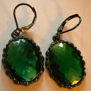 Joan Rivers Green Faceted Drop Earrings Pierced Gold Tone
